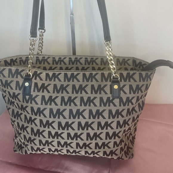 Authentic Michael Kors Purse  #056NC Jet Set Monogram Tote Bag in black and tan - Picture 3 of 11